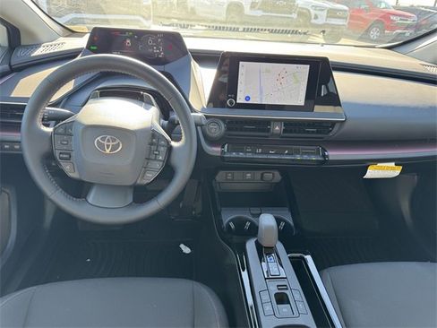 Used 2025 Toyota Prius SE image 13