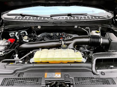 Used 2025 Ford Expedition Active image 31