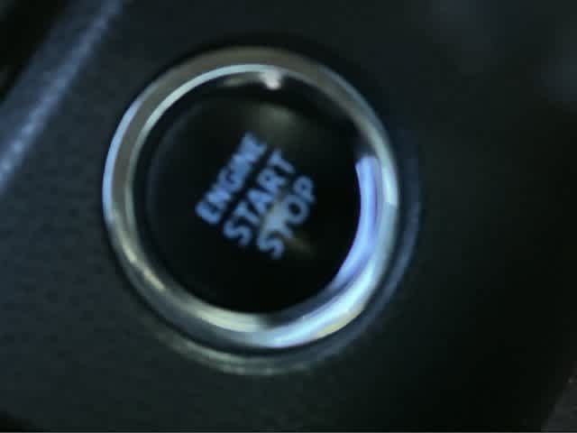 Used 2020 Toyota Camry SE w/ Convenience Package FWD image 28