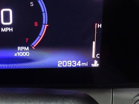 Used 2024 Chevrolet Trax LT FWD image 35
