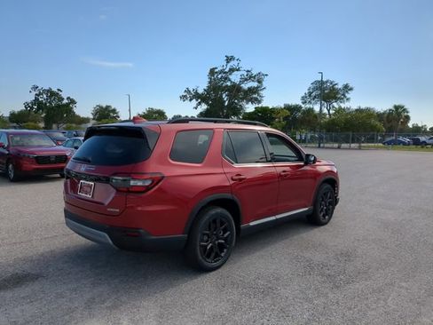 New 2025 Honda Pilot Touring image 5
