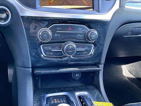 Used 2023 Chrysler 300 Touring L w/ Comfort Group AWD/4WD image 15