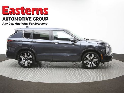 Used 2025 Mitsubishi Outlander SE FWD image 46
