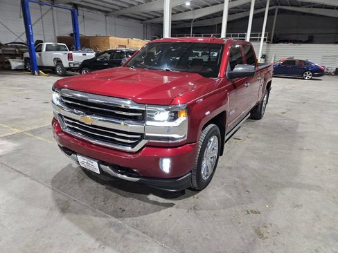 Used 2018 Chevrolet Silverado 1500 High Country image 3