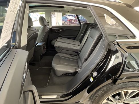 Used 2023 Audi Q8 Prestige image 29