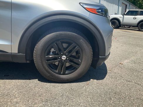 Used 2021 Ford Explorer XLT RWD image 10