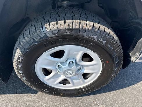 Used 2020 Toyota Tundra SR5 w/ SR5 Upgrade Package AWD/4WD image 14