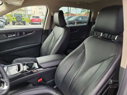 Certified 2023 Lincoln Nautilus AWD w/ Premium Package image 11