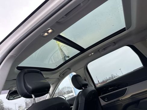 Used 2025 Lincoln Nautilus Reserve image 18