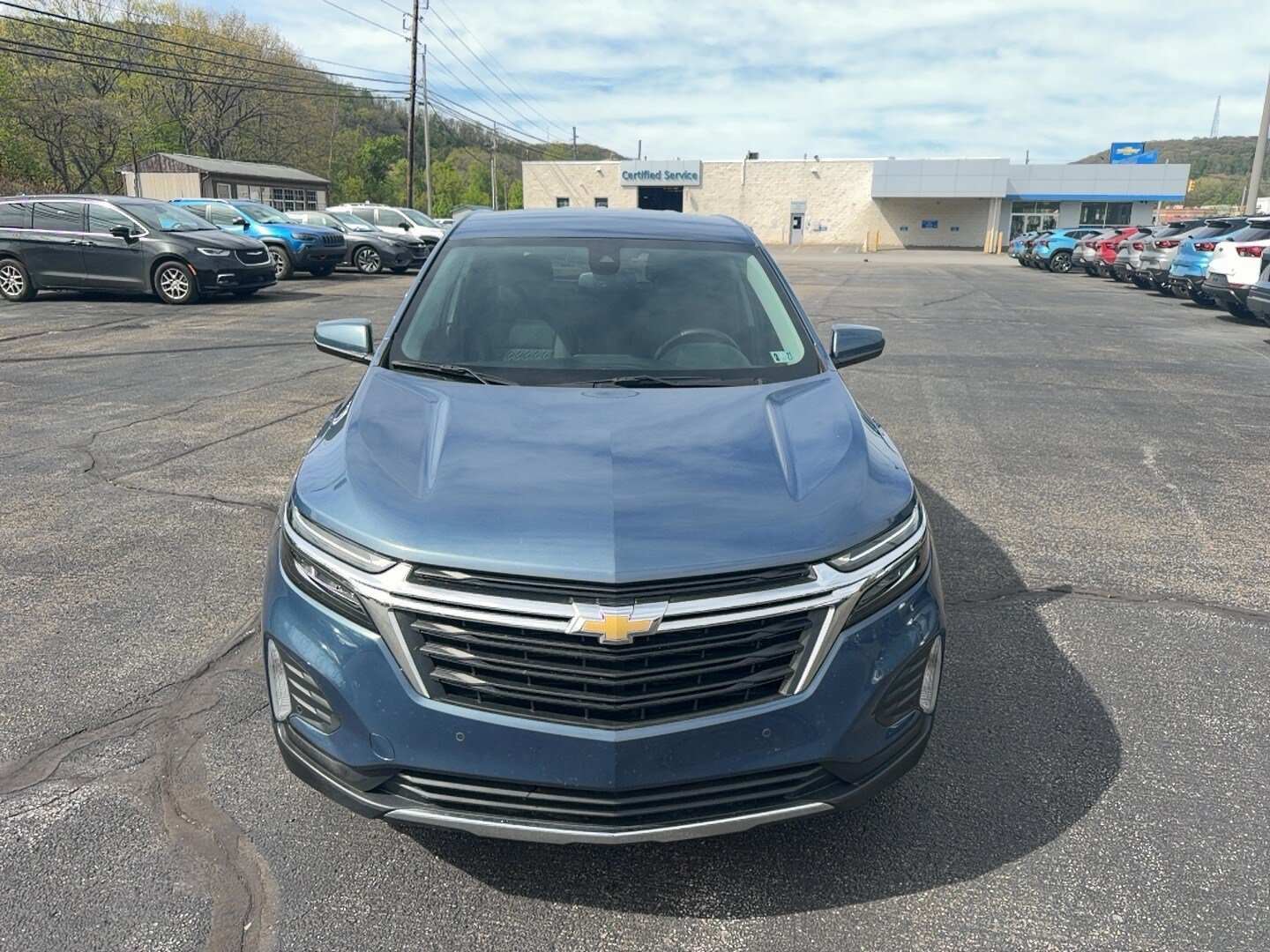 Used 2024 Chevrolet Equinox LT AWD/4WD image 2