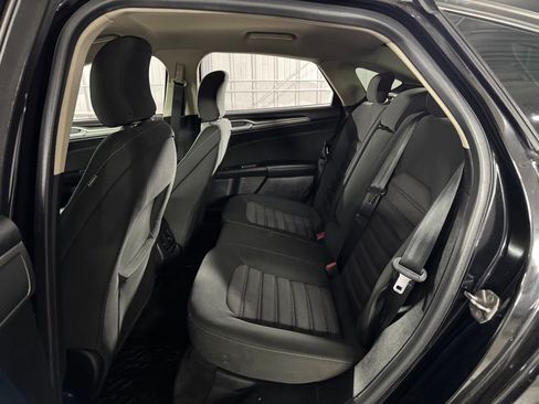 Used 2018 Ford Fusion SE w/ Fusion SE Technology Package FWD image 39