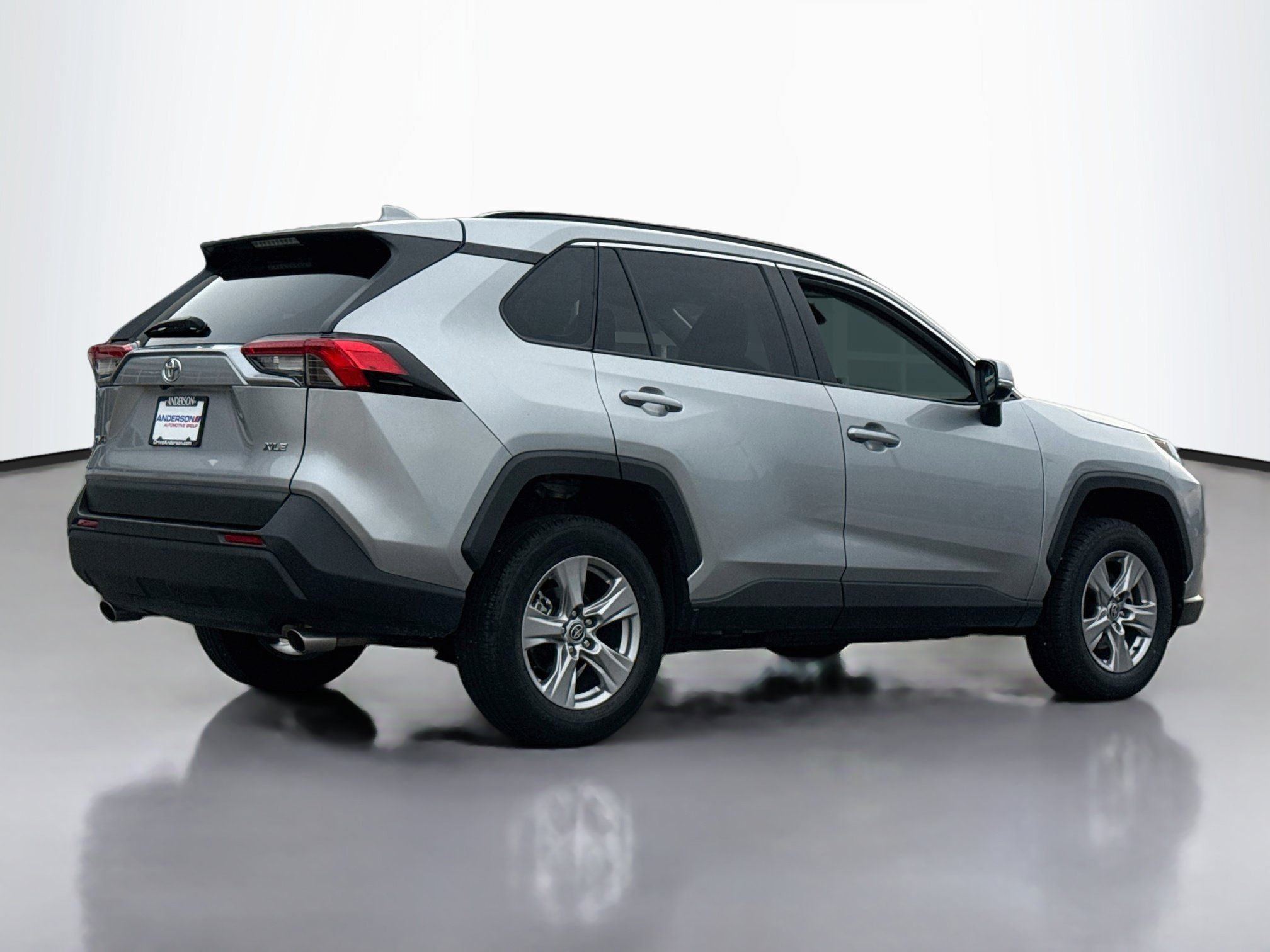 Used 2025 Toyota RAV4 XLE FWD image 7