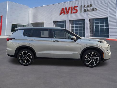 Used 2024 Mitsubishi Outlander SE image 7