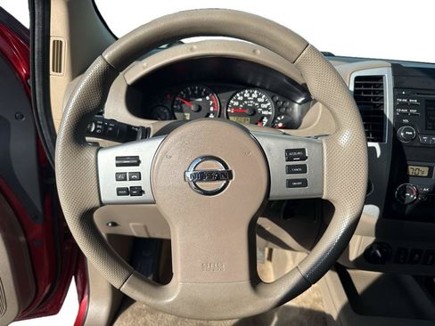 Used 2014 Nissan Frontier SV w/ SV Value Truck Package AWD/4WD image 14