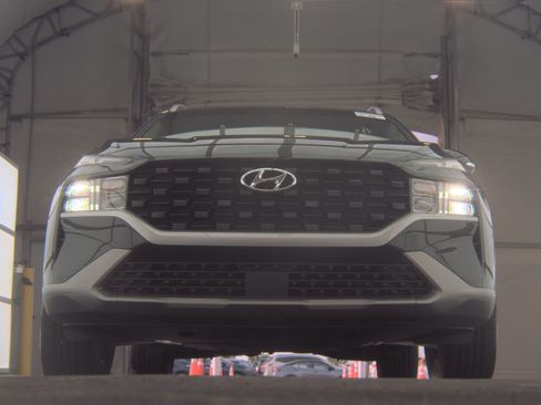 Used 2023 Hyundai Santa Fe SEL FWD image 4