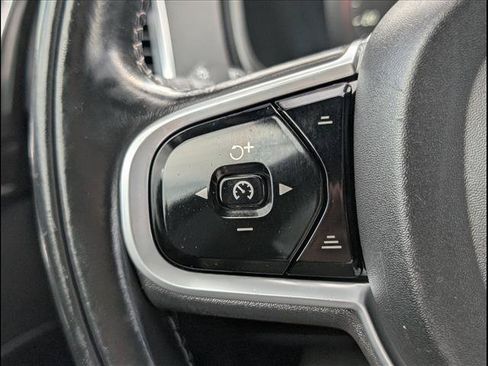 Used 2018 Volvo XC90 T6 Momentum w/ Convenience Package AWD/4WD image 21