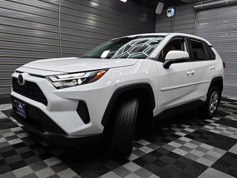 Used 2025 Toyota RAV4 LE AWD/4WD image 37