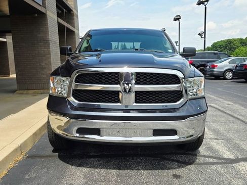 Used 2019 RAM 1500 Classic SLT AWD/4WD image 2