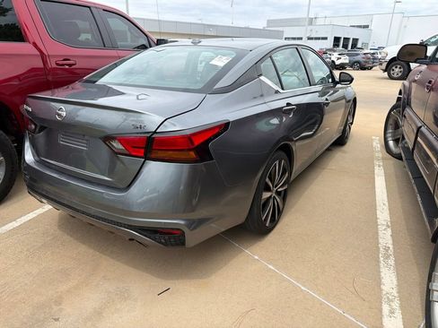 Used 2021 Nissan Altima 2.5 SR FWD image 4