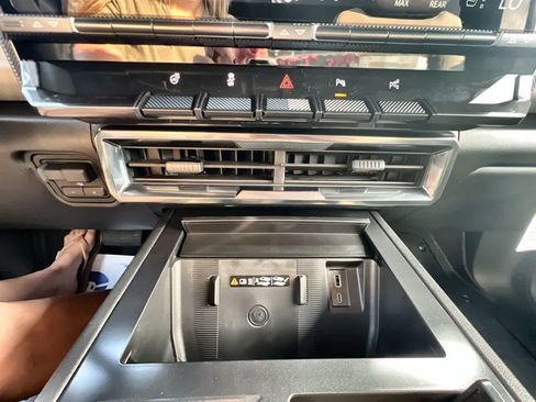 New 2026 GMC Hummer EV SUV image 17