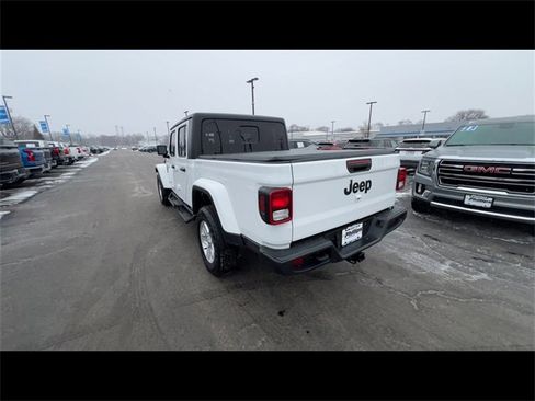 Used 2022 Jeep Gladiator Sport image 6