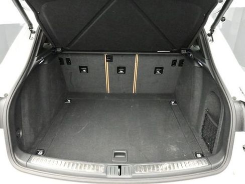 Certified 2025 Porsche Macan AWD/4WD image 15