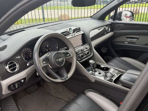 Used 2022 Bentley Bentayga AWD/4WD image 5