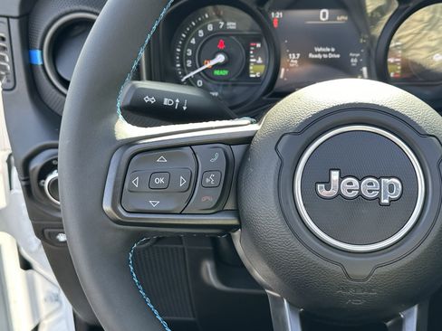 Used 2024 Jeep Wrangler Unlimited Rubicon 4xe image 28