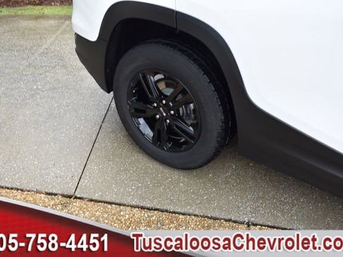 Used 2023 GMC Terrain AT4 w/ Tech Package image 14