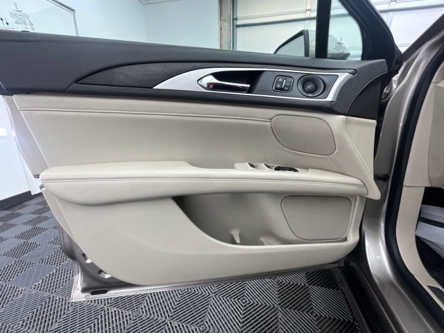 Used 2020 Lincoln MKZ Reserve w/ Elements Package AWD/4WD image 16