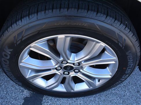 Used 2024 Ford Edge Titanium image 23