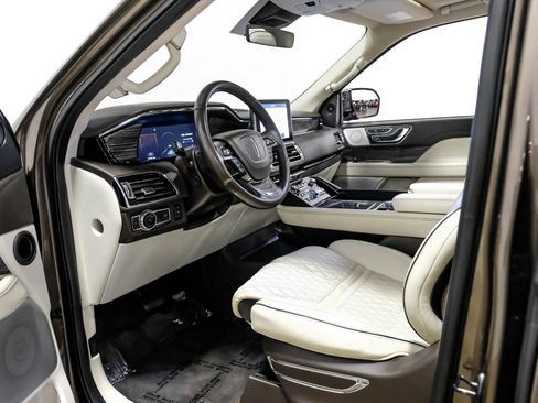 Used 2020 Lincoln Navigator L Black Label AWD/4WD image 8