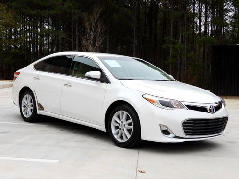 Used 2013 Toyota Avalon XLE image 25