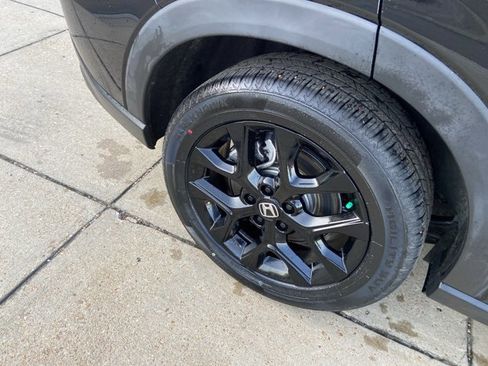 Used 2024 Honda HR-V Sport image 10