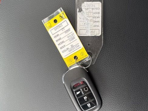 Used 2025 Honda Pilot TrailSport image 41