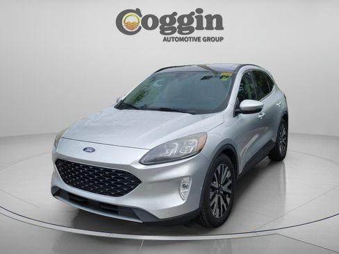 Used 2020 Ford Escape Titanium FWD image 2