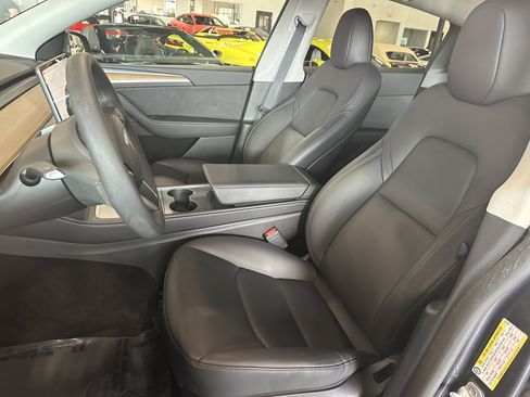 Used 2024 Tesla Model Y Long Range AWD/4WD image 5