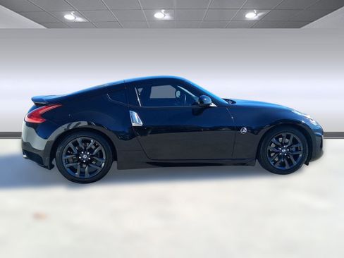Used 2016 Nissan 370Z Coupe image 8