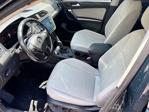 Used 2019 Volkswagen Tiguan SEL w/ 3rd Row Seat Package AWD/4WD image 21