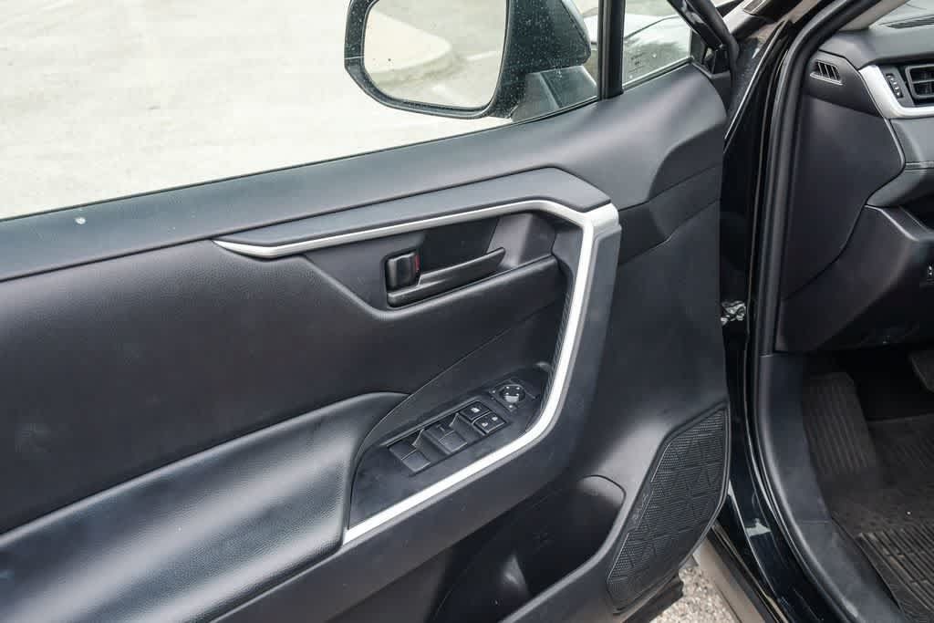 Used 2025 Toyota RAV4 LE FWD image 26