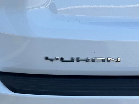 Certified 2022 GMC Yukon SLE RWD image 39