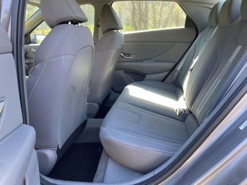 Used 2023 Hyundai Elantra SEL w/ Convenience Package FWD image 21