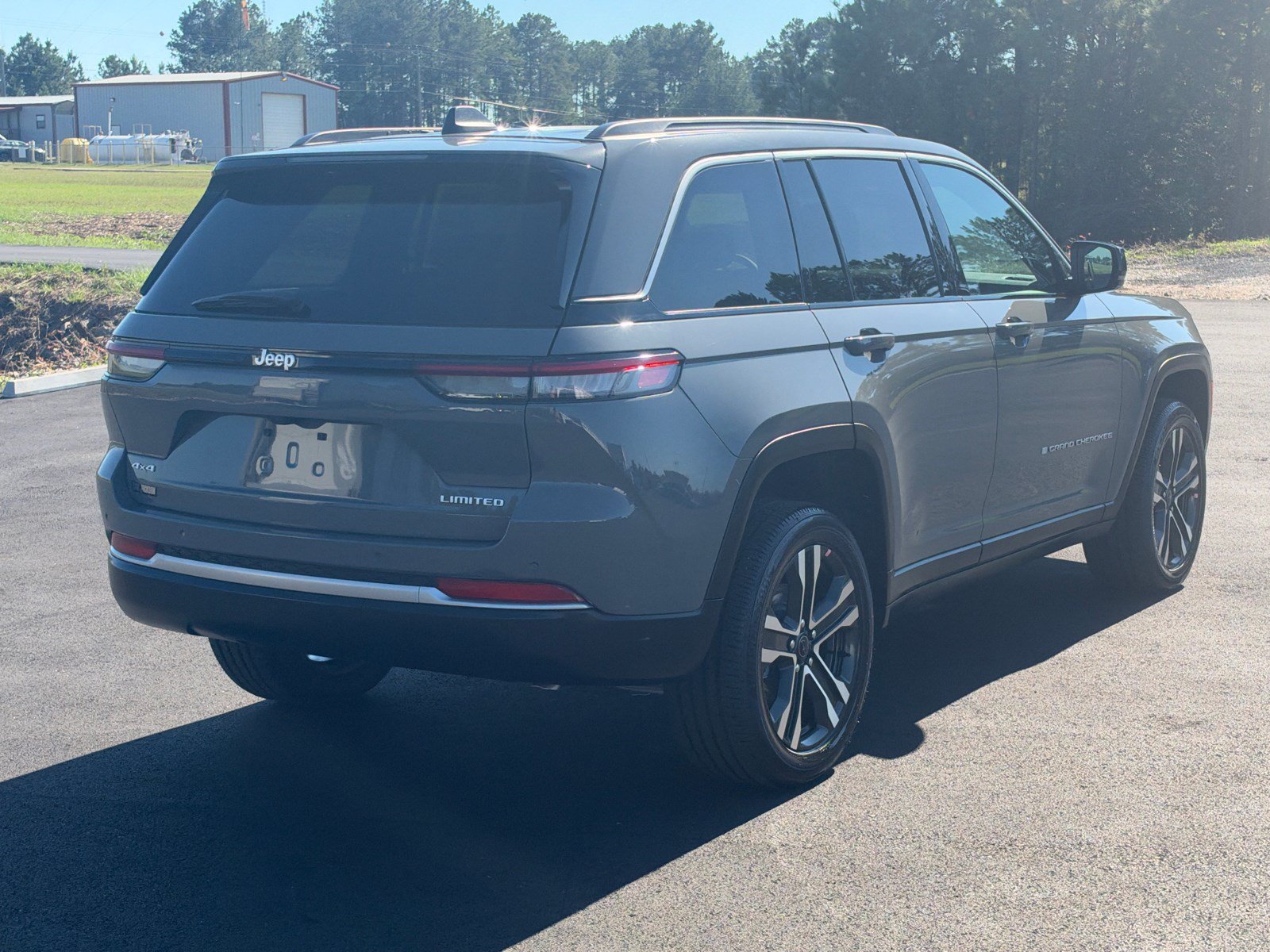 New 2027 Jeep Grand Cherokee Limited AWD/4WD image 5