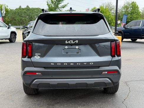 Used 2022 Kia Sorento S AWD/4WD image 7