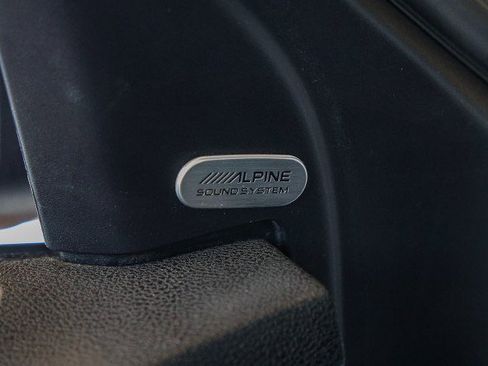 Used 2019 Chrysler 300 S image 22