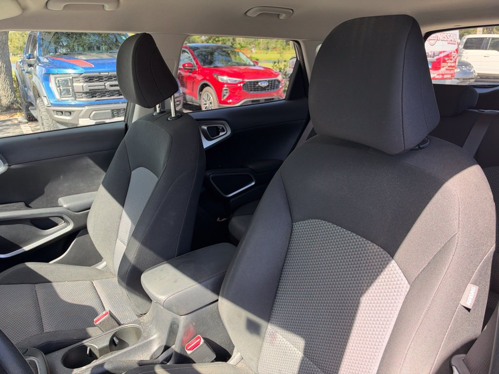 Used 2022 Kia Soul LX w/ Technology Package FWD image 10