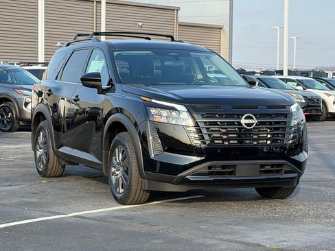 New 2026 Nissan Pathfinder SV image 2