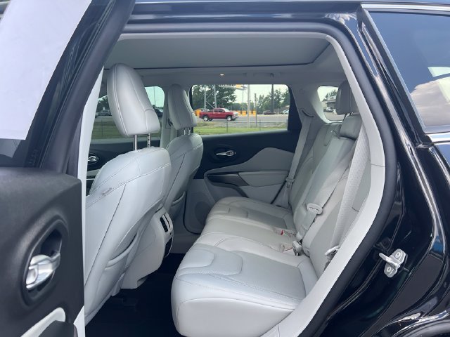 Used 2021 Jeep Cherokee Limited AWD/4WD image 20