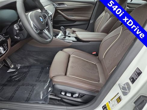 Used 2020 BMW 540i xDrive 540i xDrive w/ Executive Package image 33
