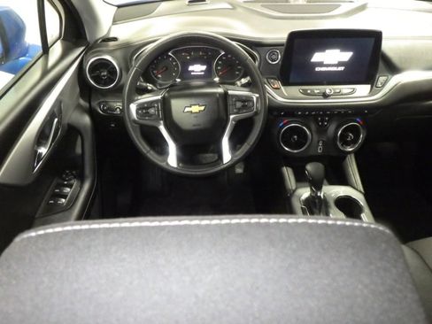 Used 2025 Chevrolet Blazer LT AWD/4WD image 9